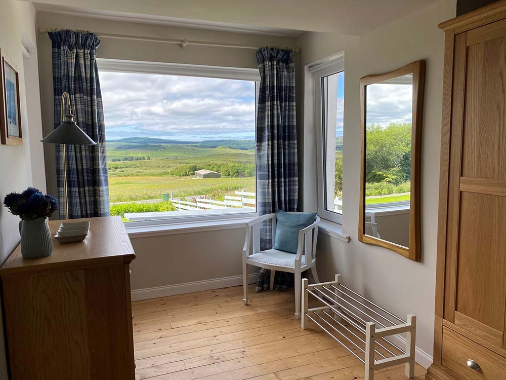 Cottage-main-bedroom